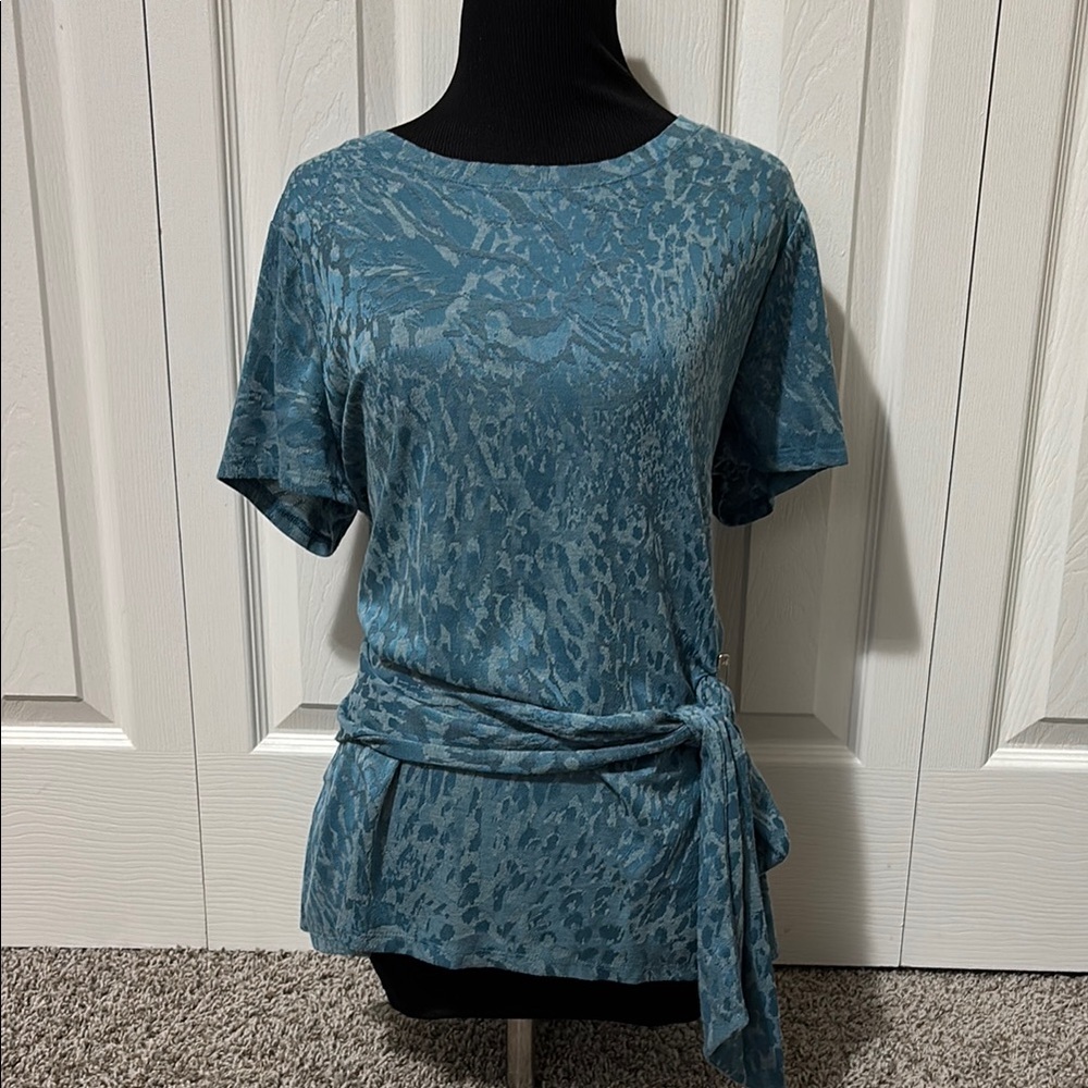 Size L Simply Vera VeraWang Blue Green Short Sleeve Tie Front T-Shirt